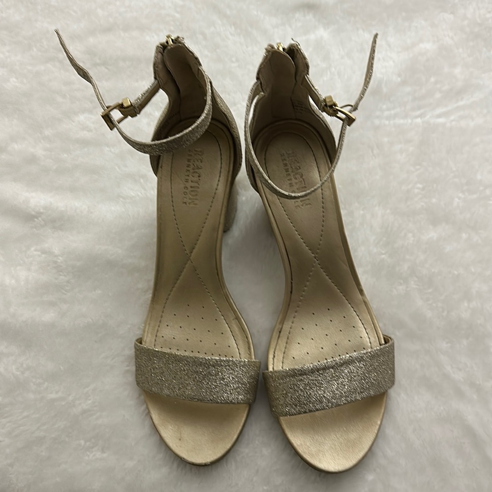 Kenneth Cole gold sparkle block heels size 8 M